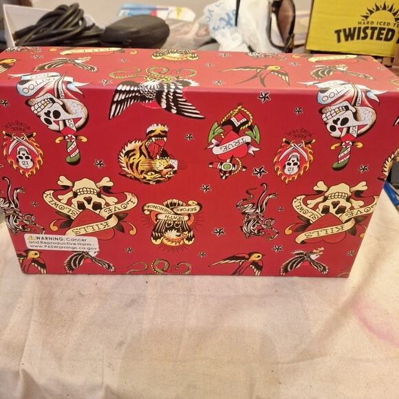 NWT Ed Hardy White Tattoo Print Shoulder Bag / Wristlet + Cross Key Ring Skull - Picture 6 of 6